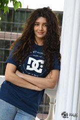 Ritika Singh Latest Photo Gallery